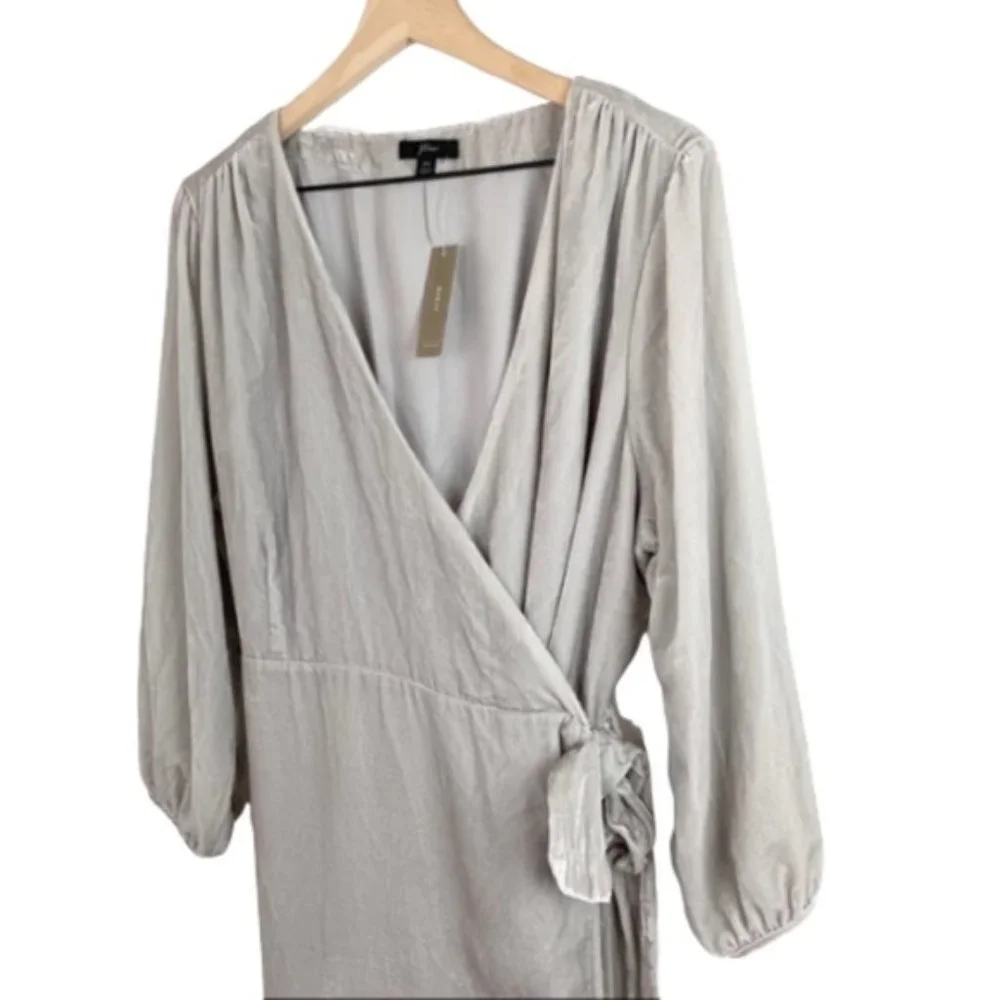 J. Crew Wrap Dress in Drapey Velvet Size 4 NWT